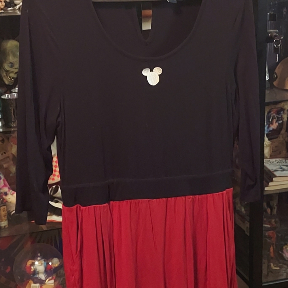 Disney Black and White Women’s Dress Tag